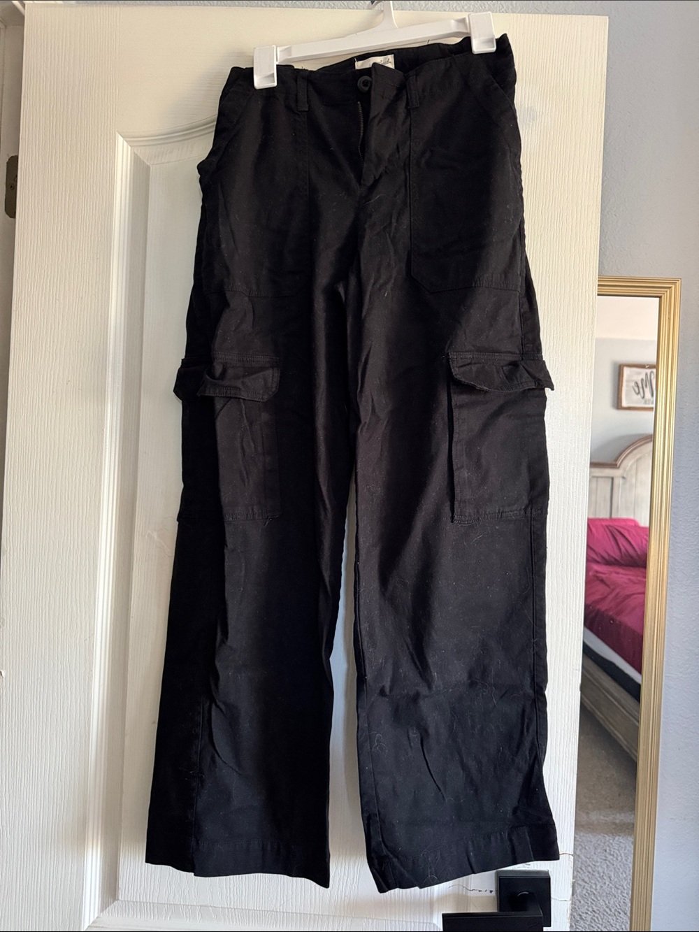 Universal Thread Black Cargo Pants with Utility Pockets